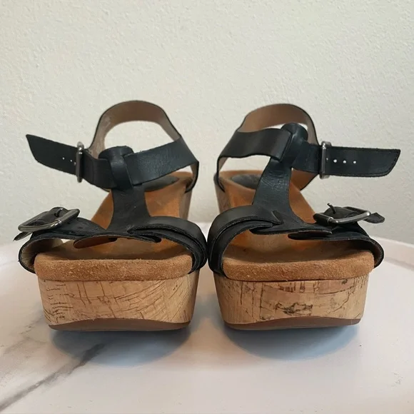 Clarks Artisan Black Leather Wedge Sandals with Buckle Straps - Picture 2 of 15